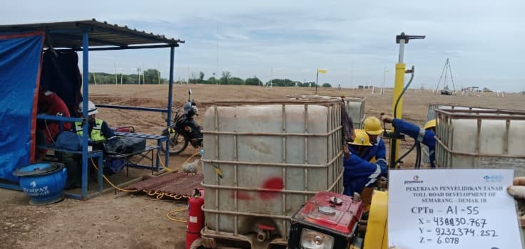 Sondir dengan Piezocone (CPTu) Proyek Toll Road Development of Semarang - Demak 1B